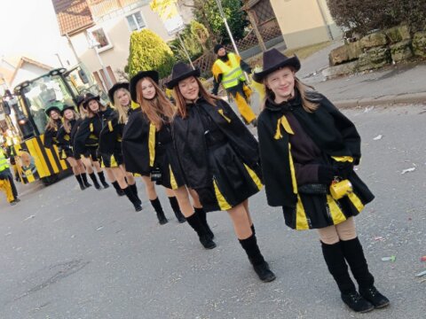Laufgarde beim Fasnetsumzug